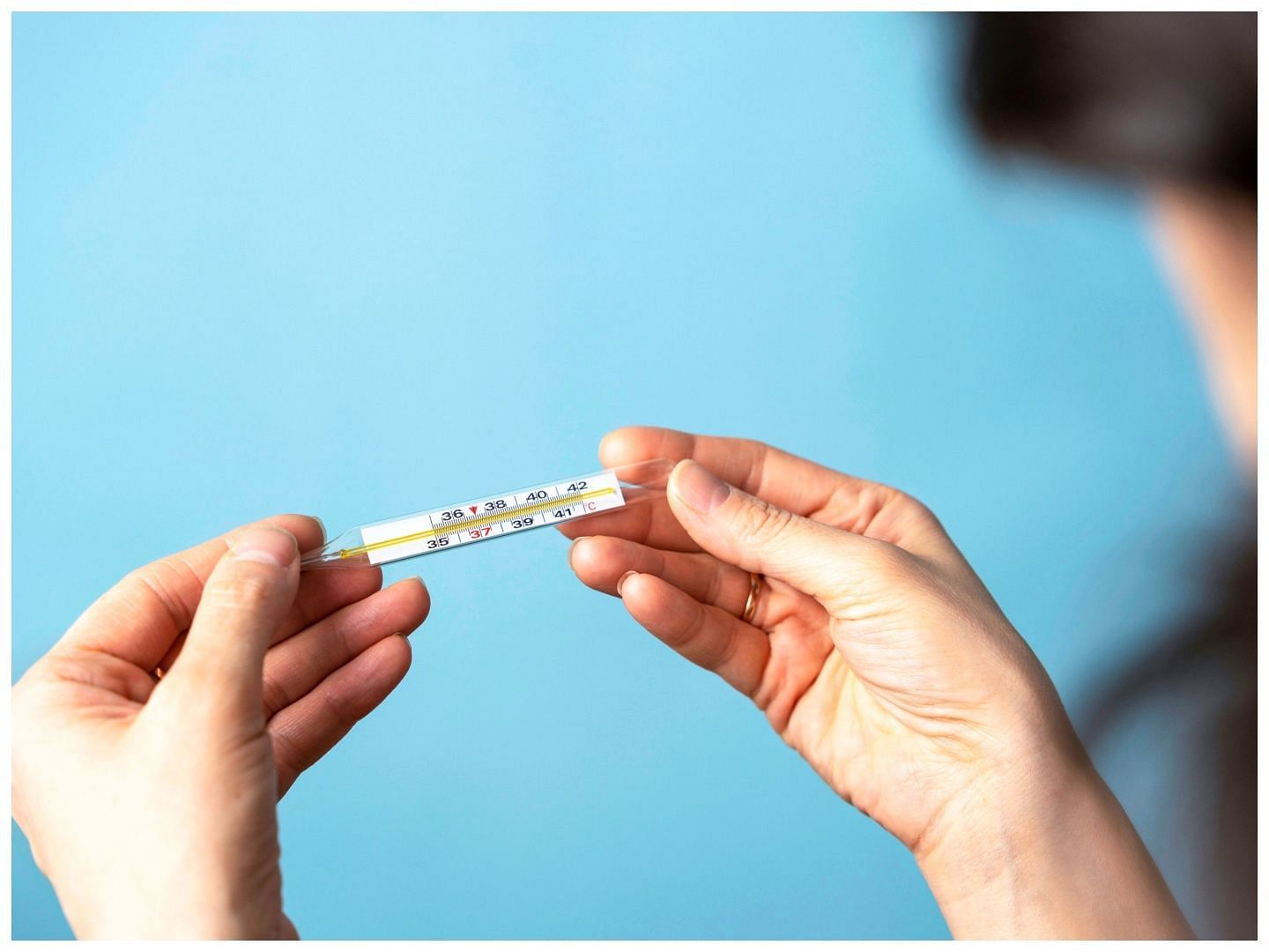 Montitoring the basal body temperature is one method to prevent unwanted pregnancy (Image via Vecteezy)